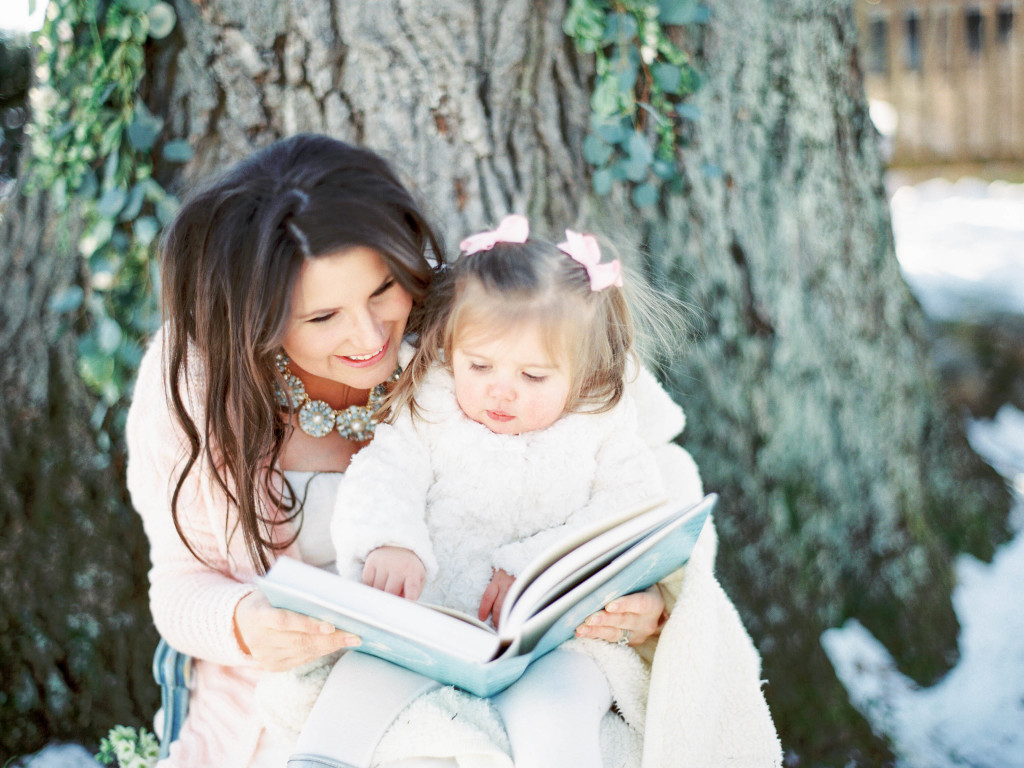Winter Maternity Session | The Day's Design | Ashley Slater Photography