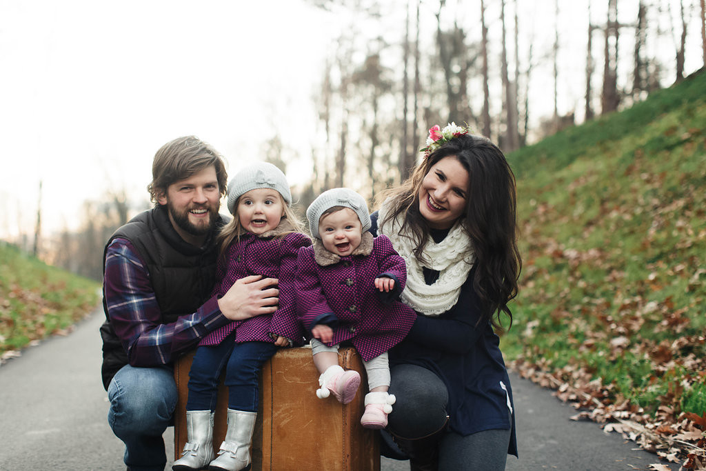 Family Photos in Ada Park | The Day's Design | Katie Grace Photography