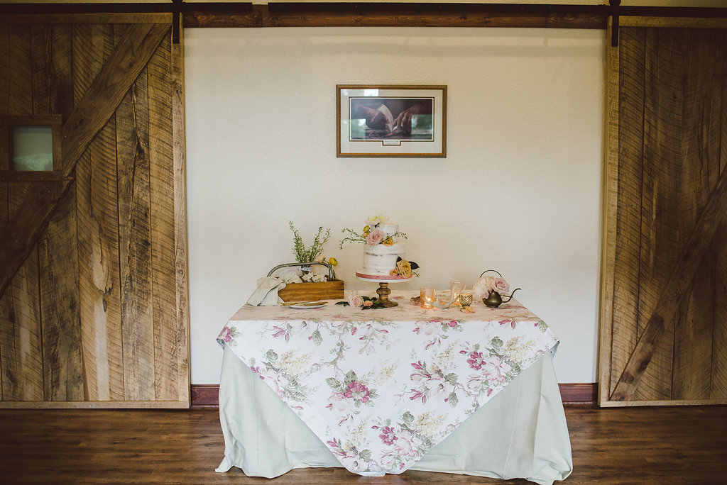 Floral Cake Table | The Day's Design | Emilee Mae Photography
