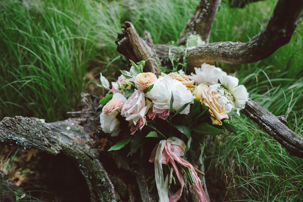 Woodland Wedding | The Day's Design | Emilee Mae Photography