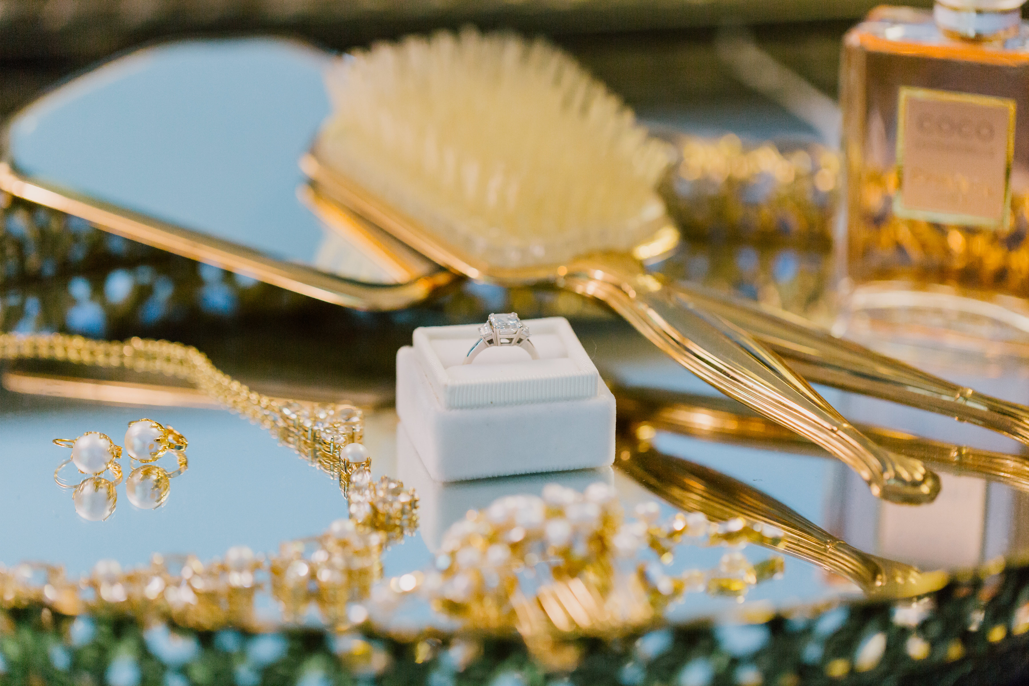 Gold Wedding Details | The Day's Design | Katie Grace Photography