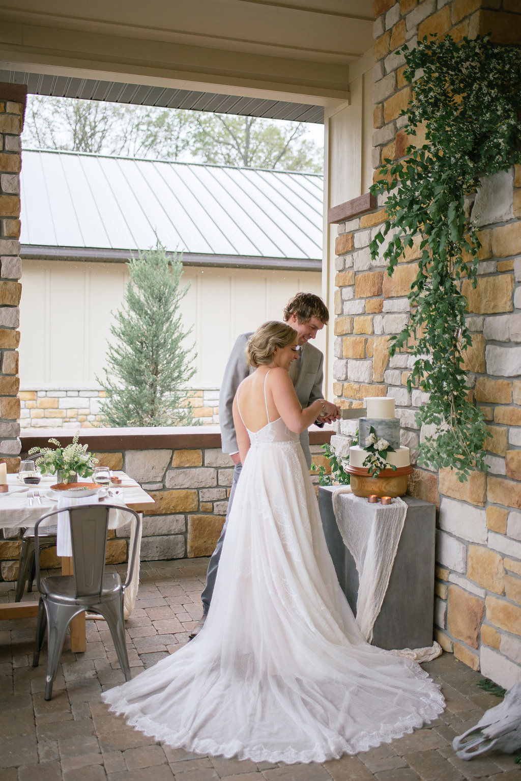 Wedding at a Deer Ranch | Emilee Mae Photography | The Day's Design
