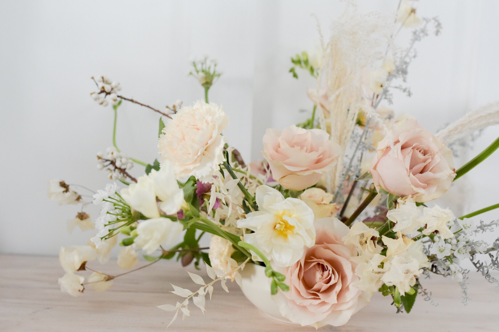 tulip and quicksand rose centerpiece