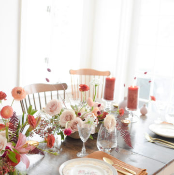 Rusty red and pink dining room decor for Valentine's Day
