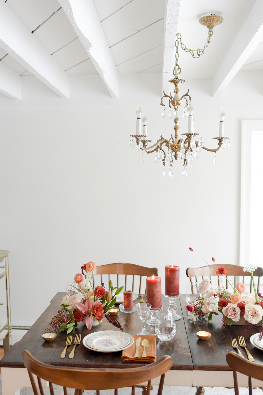 Farmhouse Dining Room Valentine's Day Decor