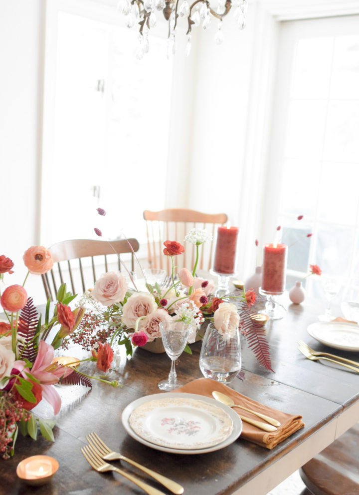 Rusty red and pink dining room decor for Valentine's Day